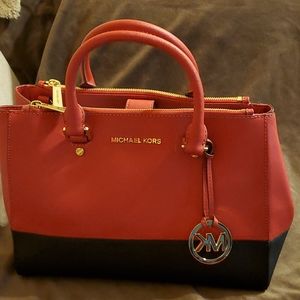 Michael Kors brand new no tag never been used